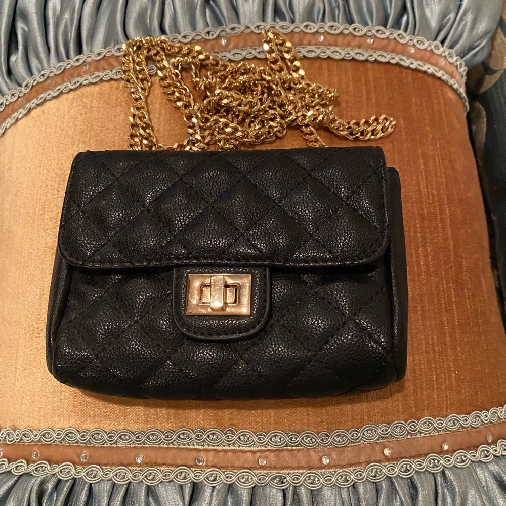 3/$20 Forever 21 black purse with long gold chain
